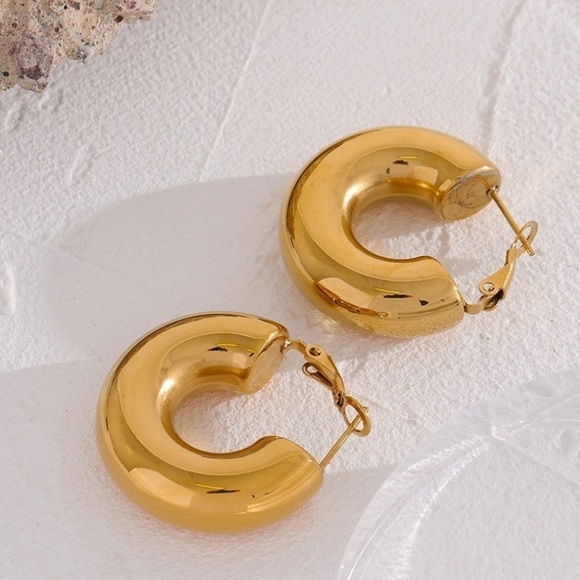 NEW Chunky Gold Hoop Earrings - Picture 13 of 14